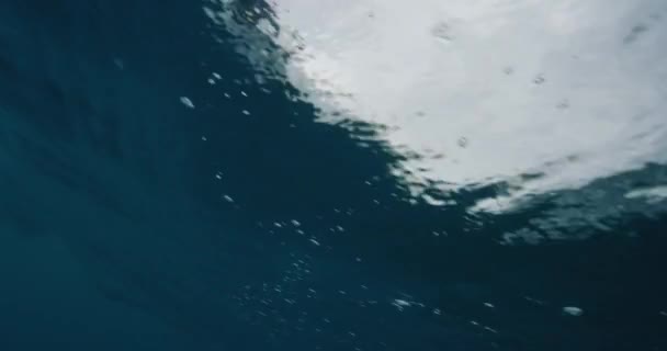 Underwater View Clear Ocean Wave Breaking Hard Reef Bottom Ocean — Vídeo de Stock