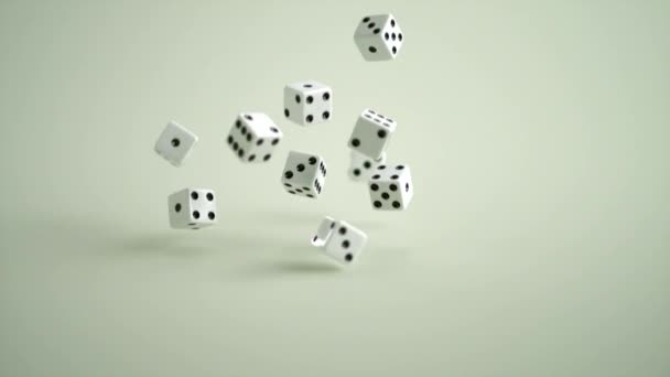红牌骰子 扔在骰子或骰子桌上的一对骰子 骰子滚 半透明红牌的一对6个骰子的滚动 白色和红色骰子 — 图库视频影像
