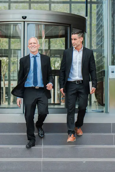 Vertical Confident Business Men Walking Staircase Talking Corporate Finance Office — Stock Photo, Image