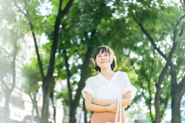Young Adult Business Asian Woman Walking Public Park Outdoor People — Stock Photo, Image