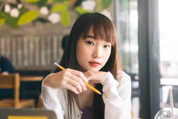 Retrato Estudiante Universitaria Asiática Adulta Joven Estudiando Cafetería Universidad Personas —  Fotos de Stock