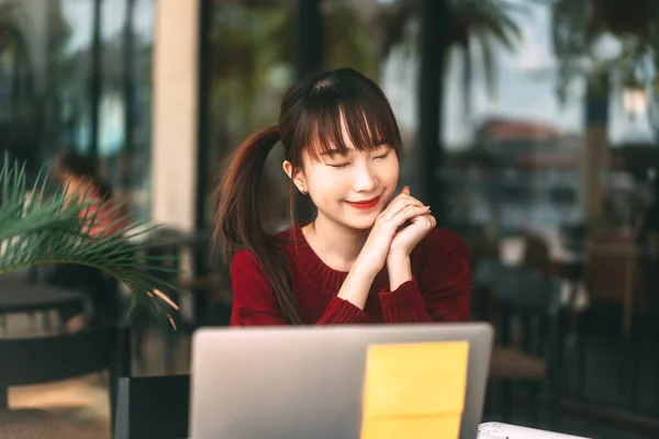 Young Adult Asian College Student Woman Wear Red Sweater Using — Foto de Stock