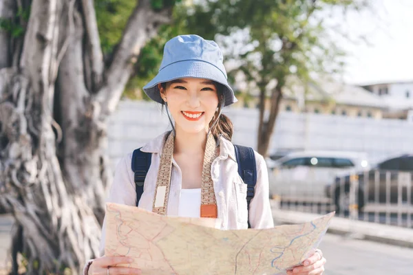 Attractive Young Hipster Adult Traveller Asian Woman Wear Blue Hat — Stok fotoğraf