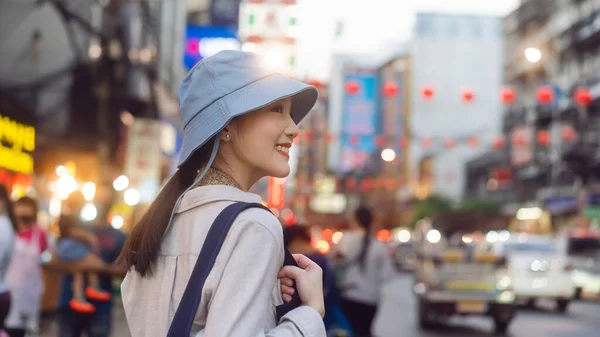 Caminar Joven Adulto Asiático Mujer Viajero Mochila Personas Que Viajan — Foto de Stock