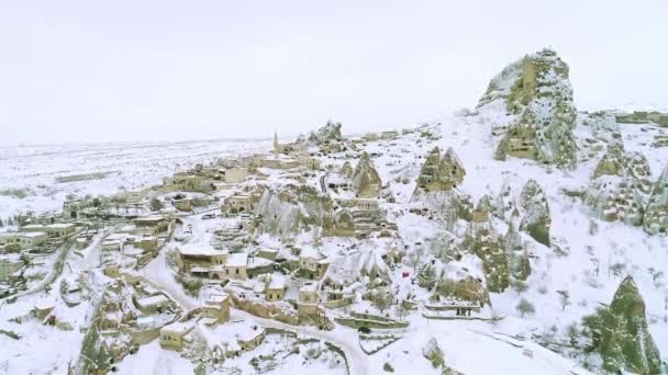 Castelo Uchisar Esculpido Pedra Cidade Uchisar Temporada Inverno Snowy Hills — Vídeo de Stock