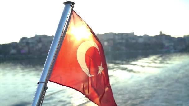 Heldere Rode Turkse Vlag Wappert Wind Typische Vaandrig Achtersteven Van — Stockvideo