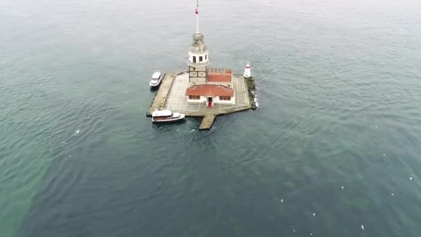Letecký Pohled Panenskou Věž Moři Doprovázený Nádherným Výhledem Istanbul — Stock video