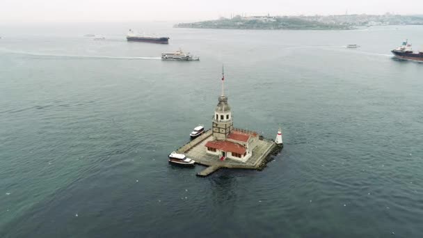 Vista Aérea Torre Doncella Sobre Mar Acompañada Magnífica Vista Estambul — Vídeo de stock