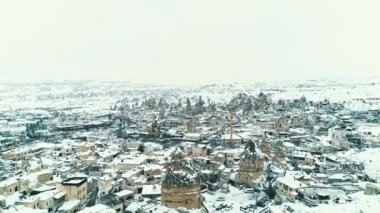 Kapadokya 'nın kar altındaki hava manzarası. Kapadokya Türkiye