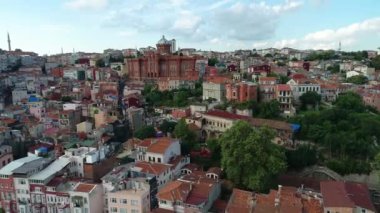 Balat 'ta Fener-Rum Ortodoks Koleji (Türkçe: Fener-Rum Lisesi) insansız hava aracı görüntüsü