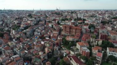 Balat 'ta Fener-Rum Ortodoks Koleji (Türkçe: Fener-Rum Lisesi) insansız hava aracı görüntüsü