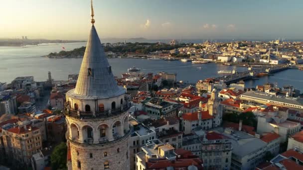 Luchtfoto Van Galata Tower Zonsopgang Boven Istanbul — Stockvideo