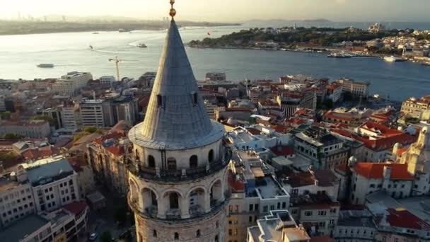Luftaufnahme Des Galata Turms Und Des Sonnenaufgangs Über Istanbul — Stockvideo