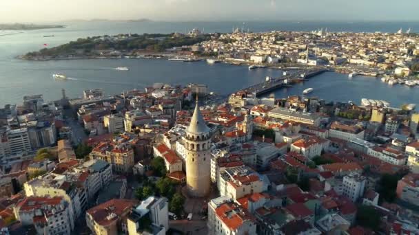 Aerial Shot Drone Galata Tower Historical Peninsula Estambul Panorámico — Vídeos de Stock