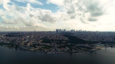 İstanbul 'da hava aracı ateşlendi. İstanbul panoramik görünümü.