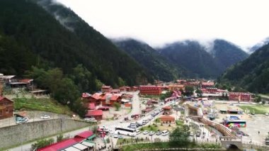 Trabzon Uzungol hava görüntüsü. Uzungol (Uzun Göl) Türkiye 'nin en güzel turistik yerleri. 