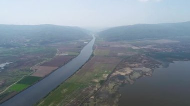 Bursa 'daki Karacabey Longoz Ormanları' nın hava manzarası. Nehrin taşması sonucu oluşmuş ve orman sularıyla kaplanmış..