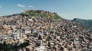 Mardin 'in havadan görünüşü. Mezopotamya 'da harika bir şehir. Mardin 'in Tarihi Şehri.