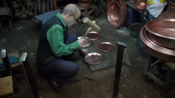 Gaziantep Μαΐου 2023 Coppersmith Κατασκευάζει Είδη Χαλκού Στην Αγορά Του — Αρχείο Βίντεο