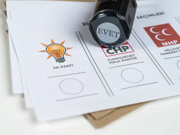14 Mayıs 2023 Türkiye, 14 Mayıs 2023 Türkiye parlamento seçimleri. Oylama ve pul. 14 Mayis Türkiye cumhurbaskanligi secimi.