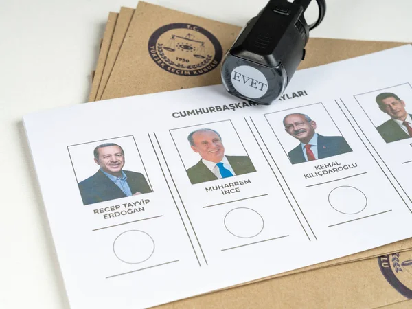 14 Mayıs 2023 Türkiye, 14 Mayıs 2023 Türkiye cumhurbaşkanlığı seçimleri. Oylama ve pul. 14 Mayis Türkiye cumhurbaskanligi secimi.
