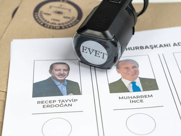 14 Mayıs 2023 Türkiye, 14 Mayıs 2023 Türkiye cumhurbaşkanlığı seçimleri. Oylama ve pul. 14 Mayis Türkiye cumhurbaskanligi secimi.
