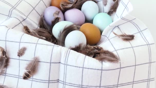 Easter Celebrations Purple Turquoise Brown Chicken Eggs Easter Eggs Wooden — Vídeo de Stock