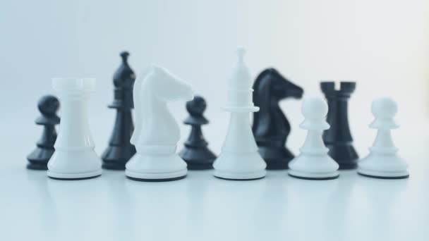 Чорно Білі Шахові Фігури Білому Тлі Шахова Гра Королева Король — стокове відео