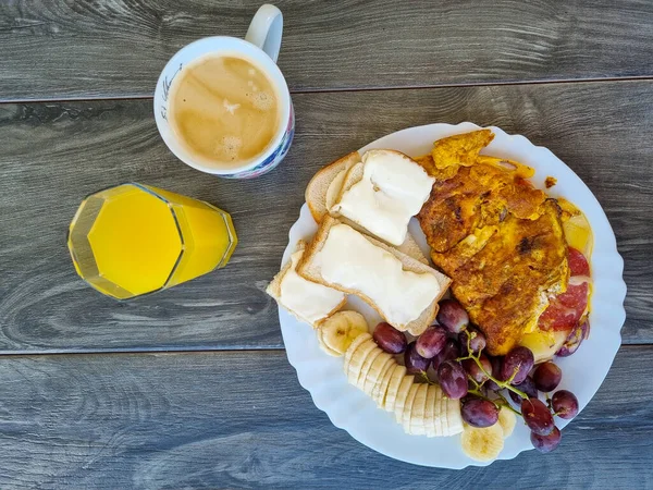 Desayuno Saludable Para Ganadores Atletas Omlet Toast Grapes Orange Juice — Foto de Stock
