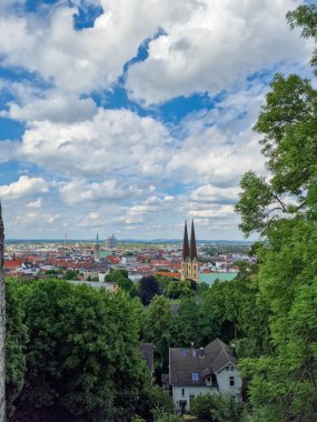 Sparrenburg manzaralı Bielefeld şehri ve Teutoburg Ormanı. Yüksek kalite fotoğraf