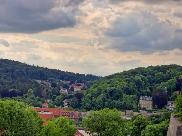 Bielefeld ve Teutoburg Ormanı üzerinde Sparrenburg manzarası. Yüksek kalite fotoğraf