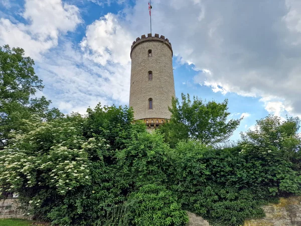 Sparrenburg Bielefeld Tower Bij Mooi Weer Grote Bewolkte Lucht Hoge — Stockfoto
