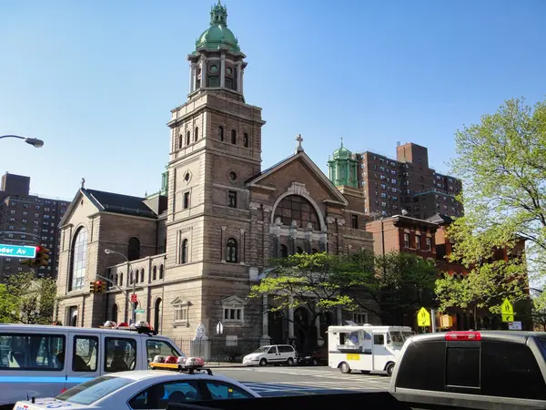 St. Jeromes Kilisesi NY Bronx Streetview ABD New York 2011. Yüksek kalite fotoğraf