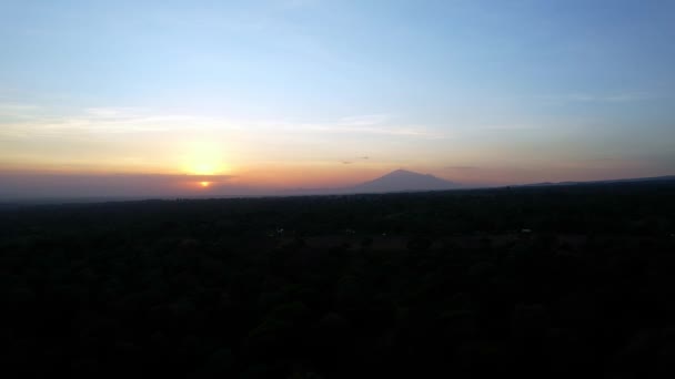 Lenyűgöző Kép Mount Meru Hegy Közelében Kilimandzsáró Sziluett Ellen Ragyogó — Stock videók