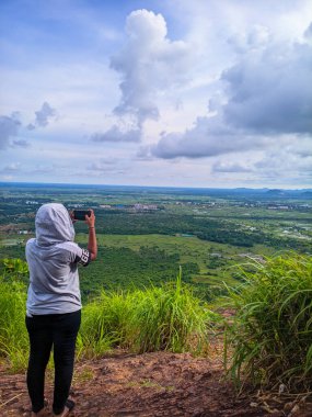 Dağlarda bir kadın