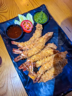 Sos ve limonlu kızarmış ördek.