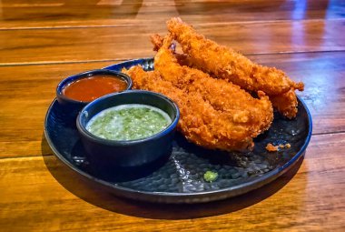 Lezzetli kızarmış karidesin yakın görüntüsü