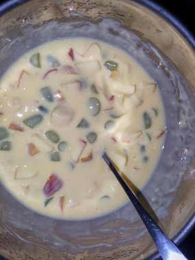 Lezzetli meyveli muhallebi