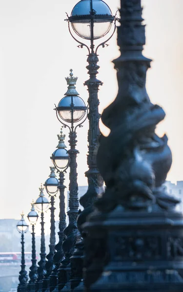 다리에 램프의 — 스톡 사진