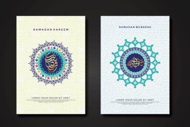 Ramazan olayının arka plan şablonunu kaligrafi Arap raamazanı, daire şeklindeki çiçekli mozaik İslami sanat süsü ve arka plandaki doku efekti detaylarıyla ayarla. Vektör illüstrasyonu.