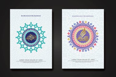 Ramazan olayının arka plan şablonunu kaligrafi Arap raamazanı, daire şeklindeki çiçekli mozaik İslami sanat süsü ve arka plandaki doku efekti detaylarıyla ayarla. Vektör illüstrasyonu.