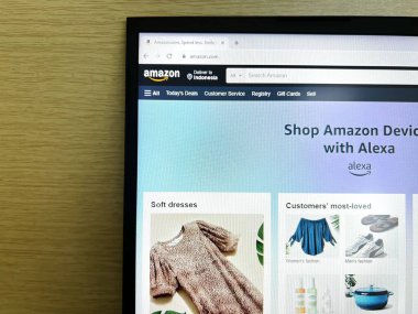 Malang, Endonezya - 19 Ağustos 2023: Amazon Ads sayfası bir dizüstü bilgisayarda görülüyor. Amazon dünyanın en büyük çevrimiçi perakendecisi ve önde gelen bir bulut hizmeti sağlayıcısıdır..