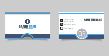 Modern Minimalist İş Kartı Şablonu. Düzenlenebilir adı, başlığı, iletişim bilgilerine, web sitesine sahip ön ve arka tarafları içerir.