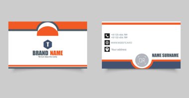 Modern Minimalist İş Kartı Şablonu. Düzenlenebilir adı, başlığı, iletişim bilgilerine, web sitesine sahip ön ve arka tarafları içerir.