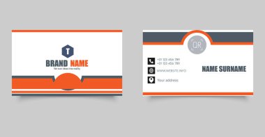 Modern Minimalist İş Kartı Şablonu. Düzenlenebilir adı, başlığı, iletişim bilgilerine, web sitesine sahip ön ve arka tarafları içerir.