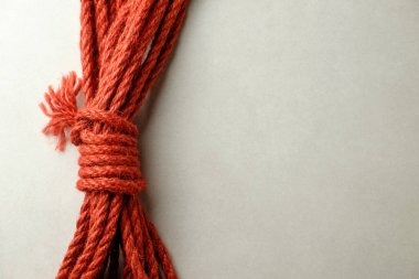 Japon köleliği ve şibari teknikleri için doğal kenevir ipi.