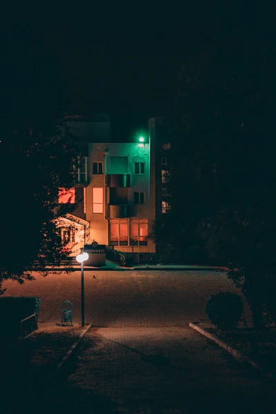 新年の最も汚染された建物の首都の夜景 — ストック写真