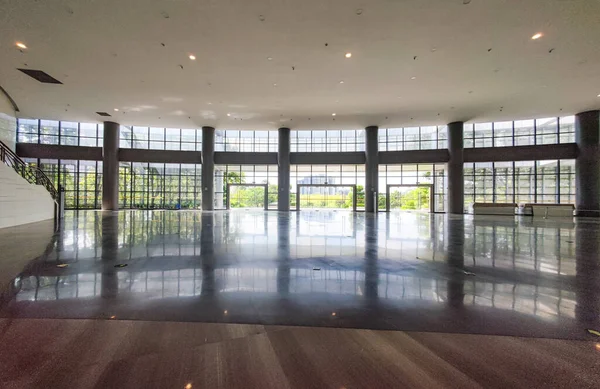 現代建築無人ホール ロビー 内部空間背景 — ストック写真