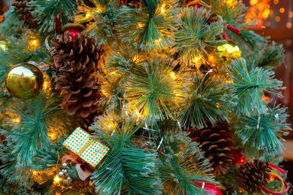 Kerstboom Versierd Met Speelgoed Verlichting — Stockfoto