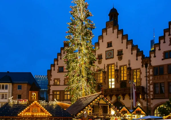 Weihnachtsmarkt Auf Dem Alten Platz Der Deutschen Stadt — Stockfoto
